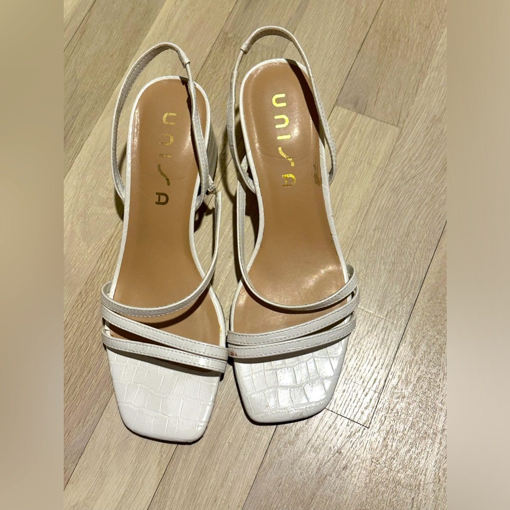Unisa White Sandals Size 8